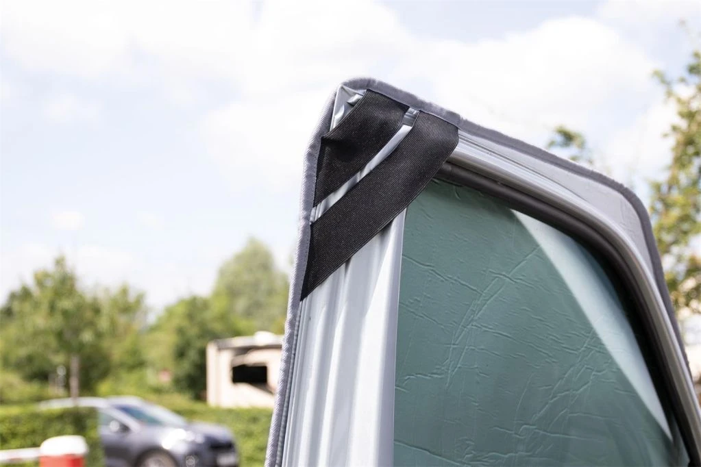 Maypole VW T5 / T6 External Blackout Screen 2 Maypole VW T5 / T6 External Blackout Screen - Image 2